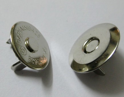 吸盤(pán)上工作的磁鐵